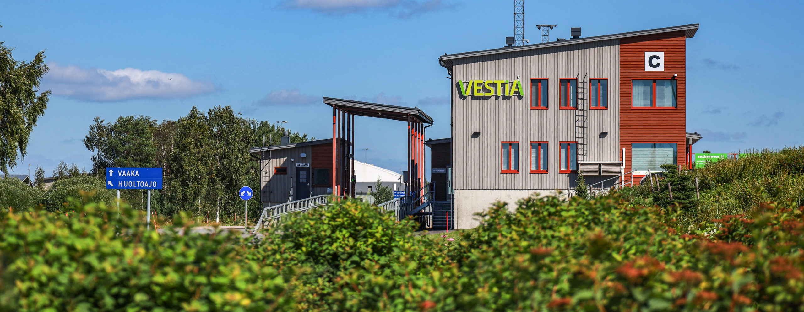 Vestian jätekeskuksen palvelurakennus ja vaaka-asema